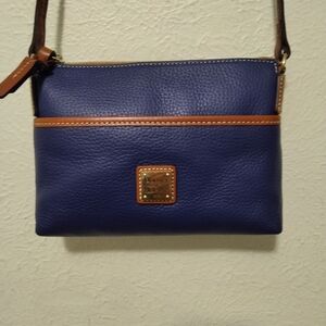 Dooney & Bourke Navy Blue Pebbled Leather Crossbody Bag with Tan Trim EUC
